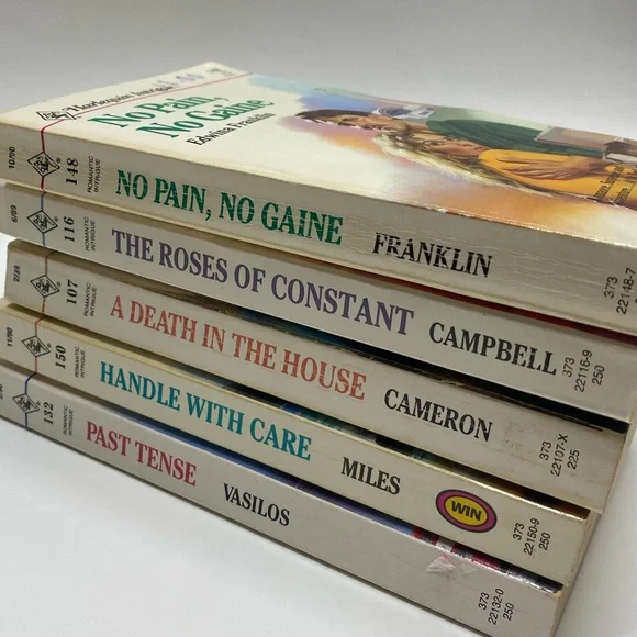 * Harlequin Romance Book Bundle Large Print - Picture 4 of 9